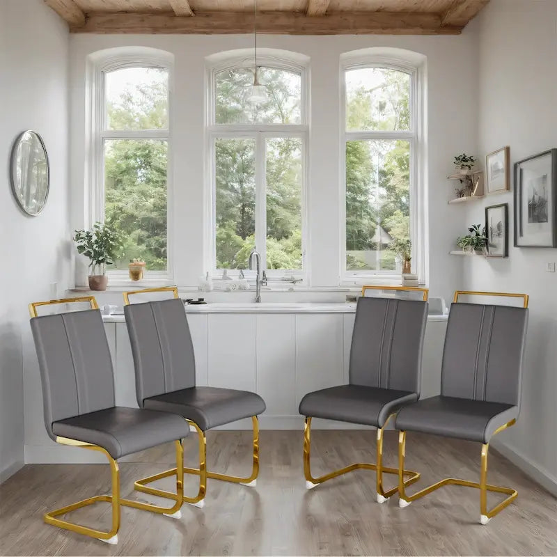 Chaise de salle à manger capitonnée à dossier haut en similicuir avec pieds en métal (Lot de 4)