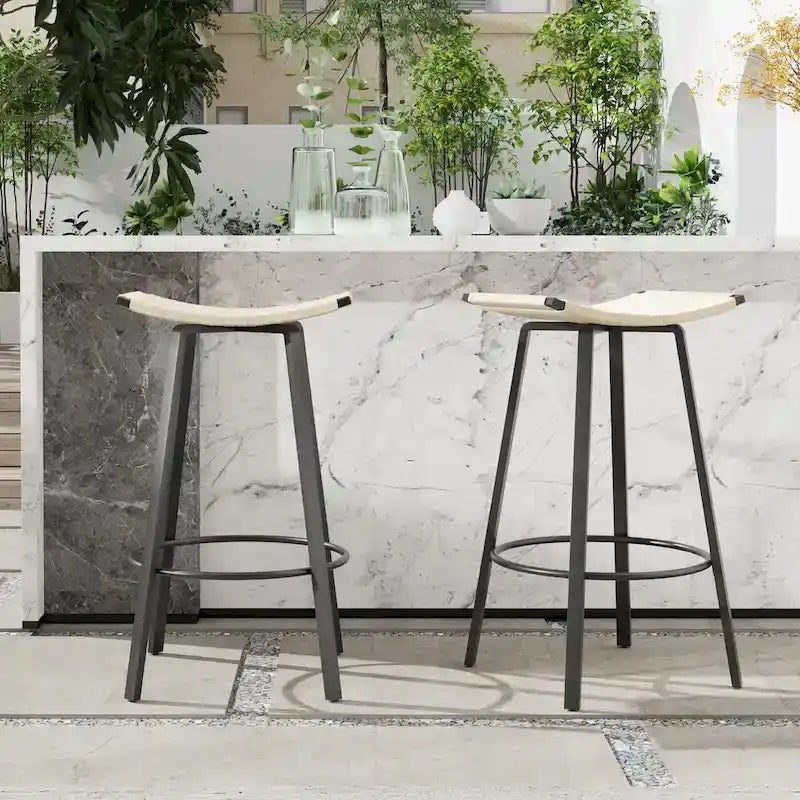 Tabourets de bar hauteur comptoir, chaises de salle à manger sans dossier tressées à la main avec repose-pieds rond, lot de 2 tabourets de pub en PVC tissé